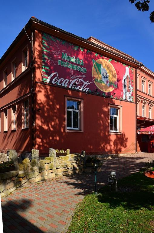 Grand Hotel Jaroměř المظهر الخارجي الصورة